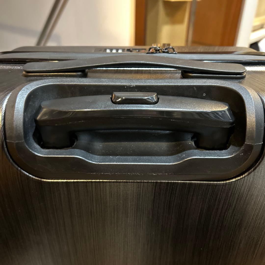 ポルシェデザイン スーツケース 機内持ち込み可能 ガンシルバー - メルカリ