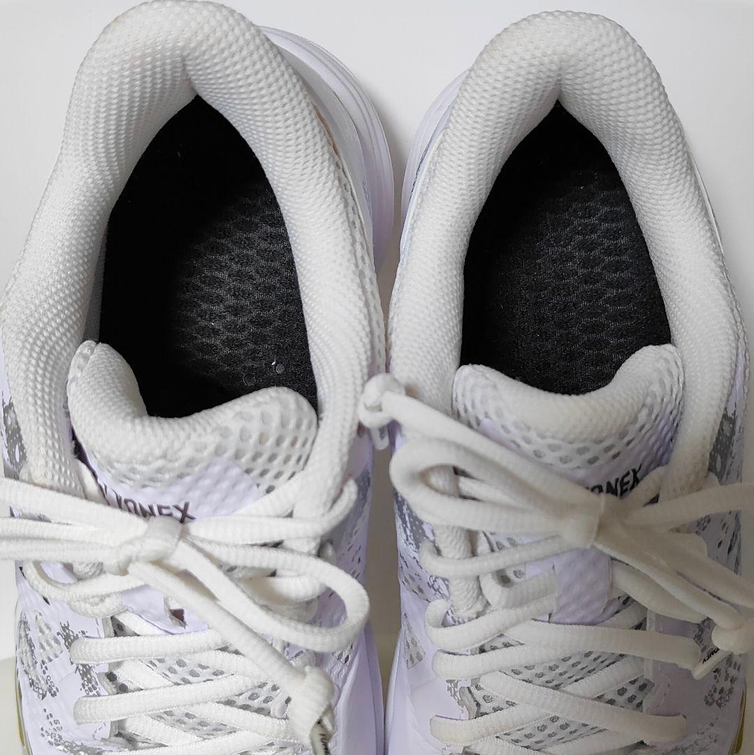 ヨネックス　パワークッション エクリプションZ 24.5cm SHBELZ3M