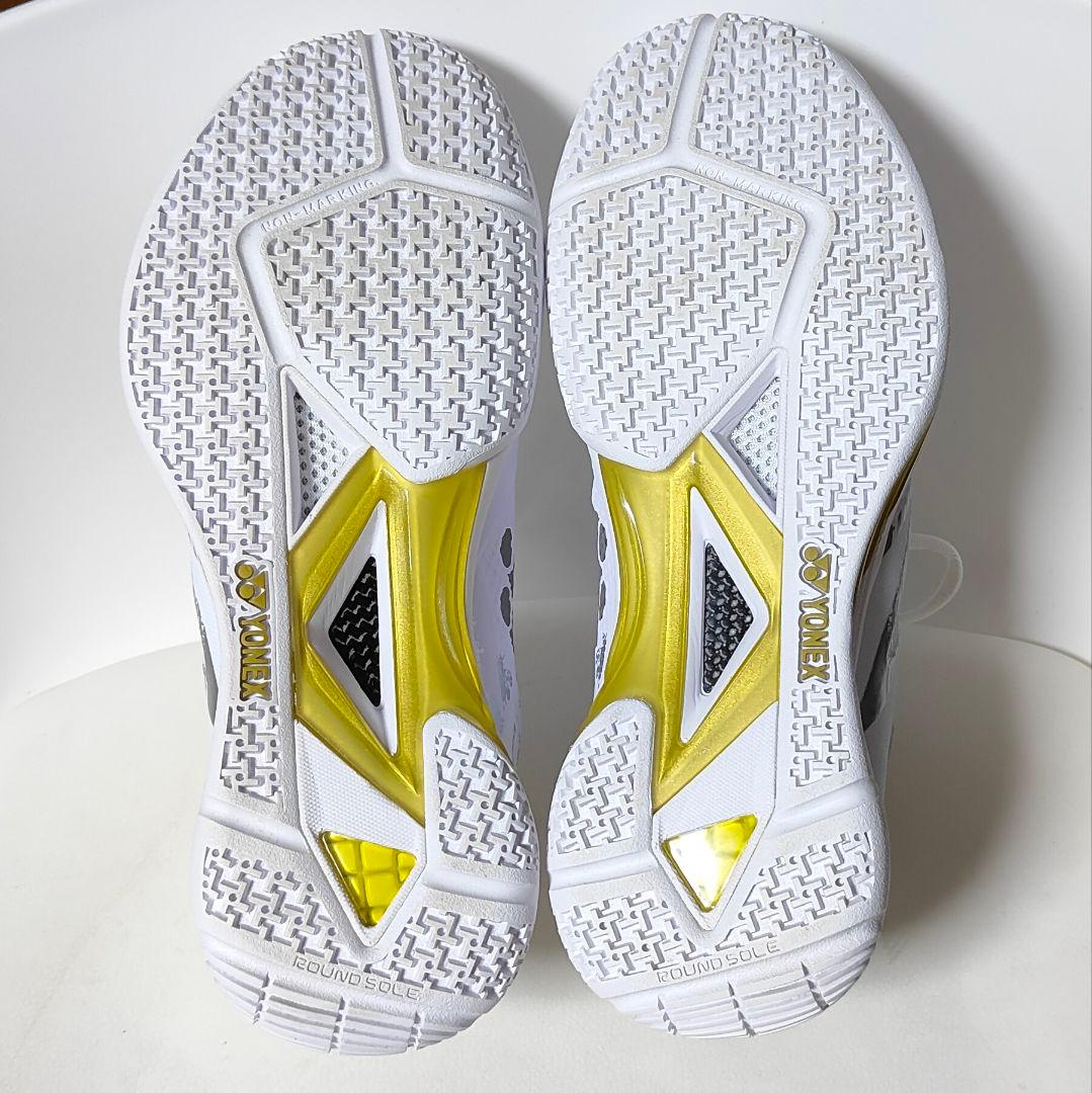 ヨネックス　パワークッション エクリプションZ 24.5cm SHBELZ3M