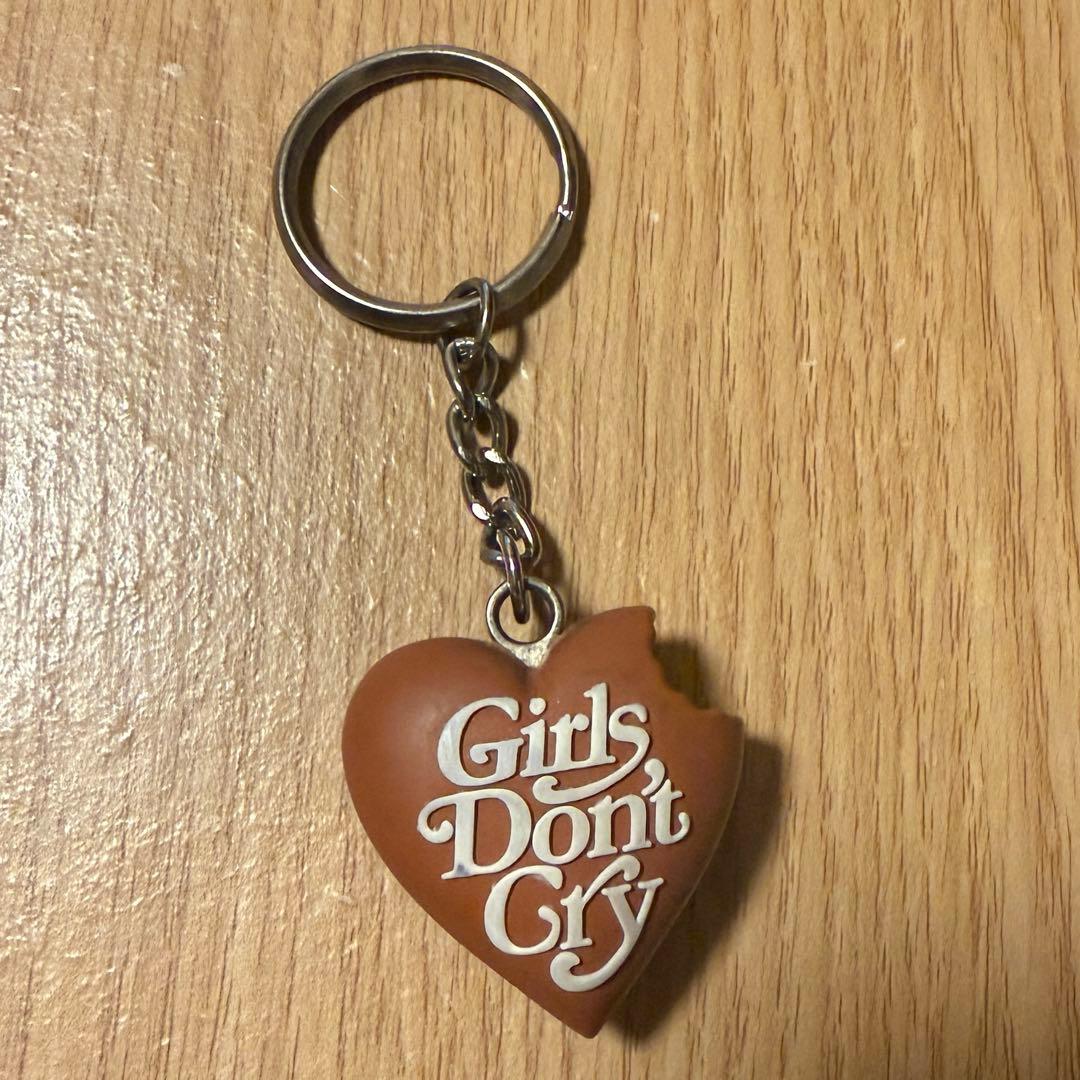 Girls Don't Cry x ete コラボキーホルダー - メルカリ