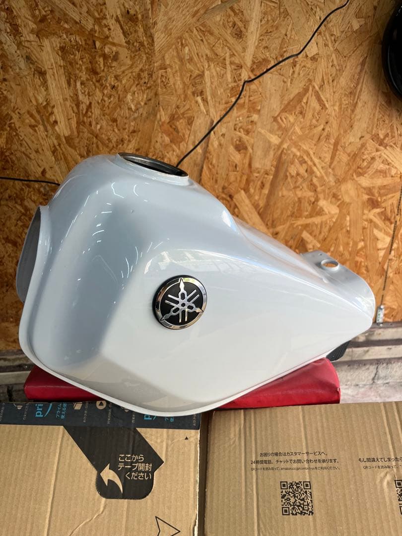 tw200 tw225 ガソリンタンク 業者塗装 - メルカリ