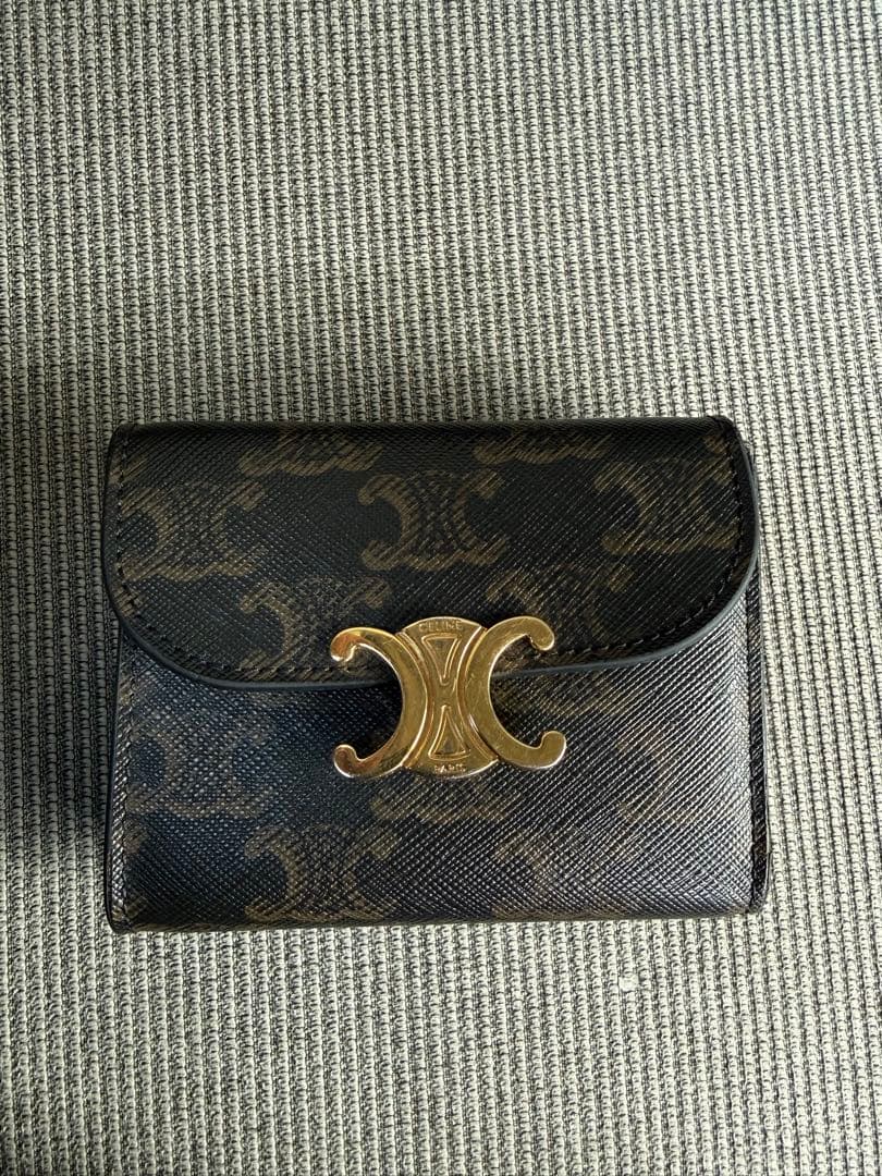 ※最終値下げ1/22まで※ CELINEセリーヌ モノグラム三つ折り財布 CELINE】セリーヌ トリオンフ 3つ折り コンパクト財布 (CELINE