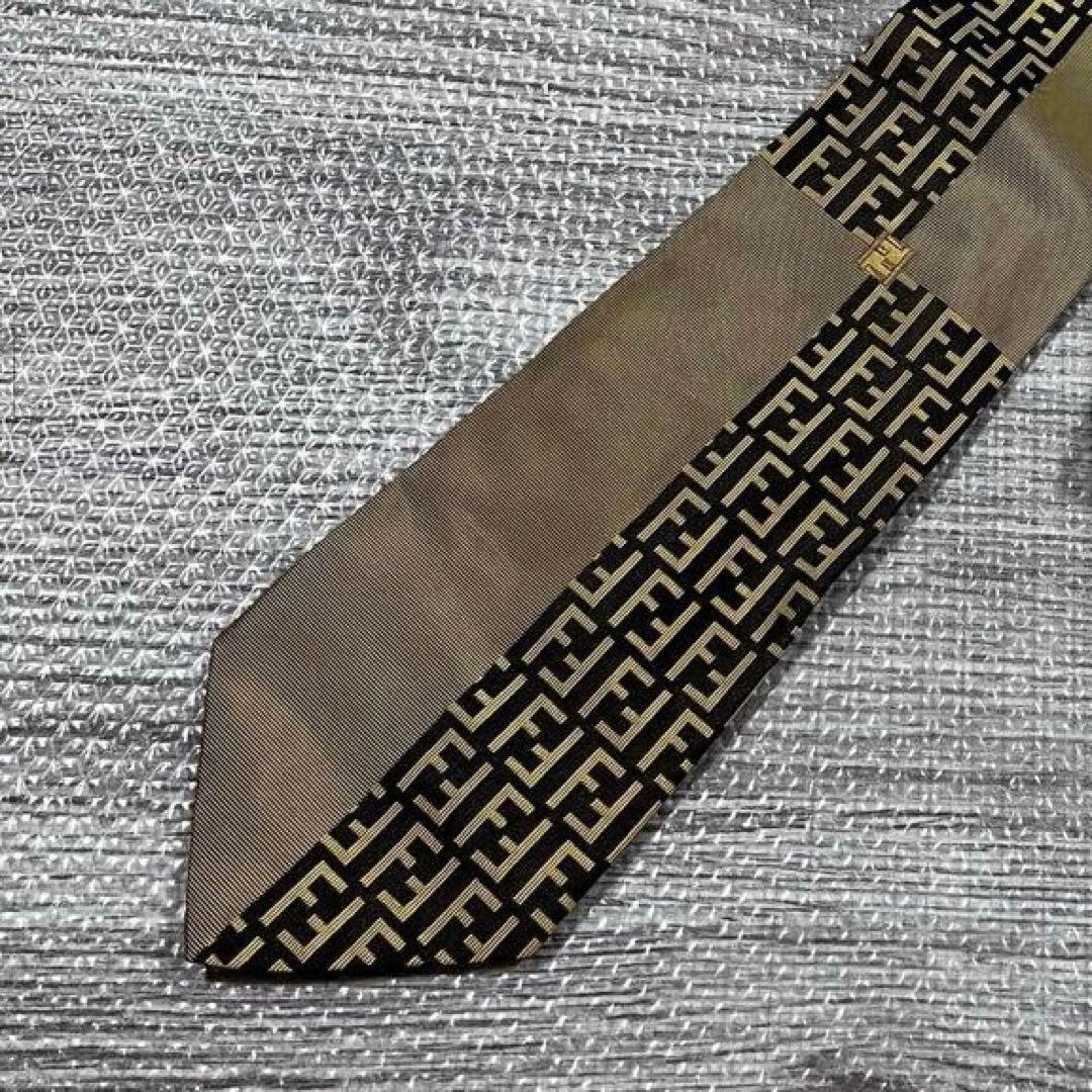 クリーニング済・極美品】FENDI ネクタイ ズッカ柄 シルク100% - メルカリ