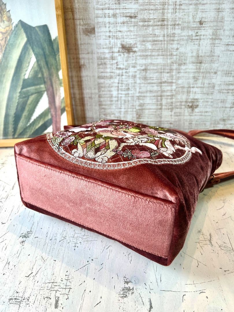 ロラライハリス♡テラコッタローズベロア♡刺繍のふんわり軽量