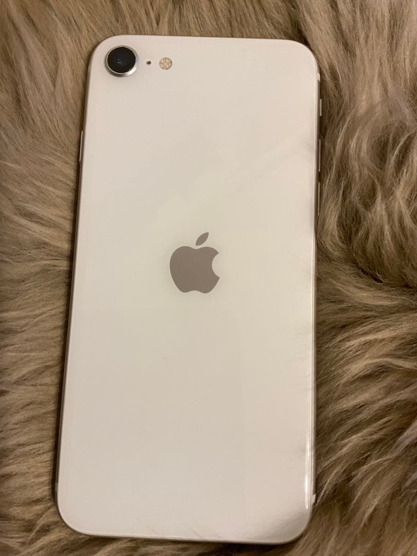 Apple iPhone SE (第2世代) ホワイト - メルカリ