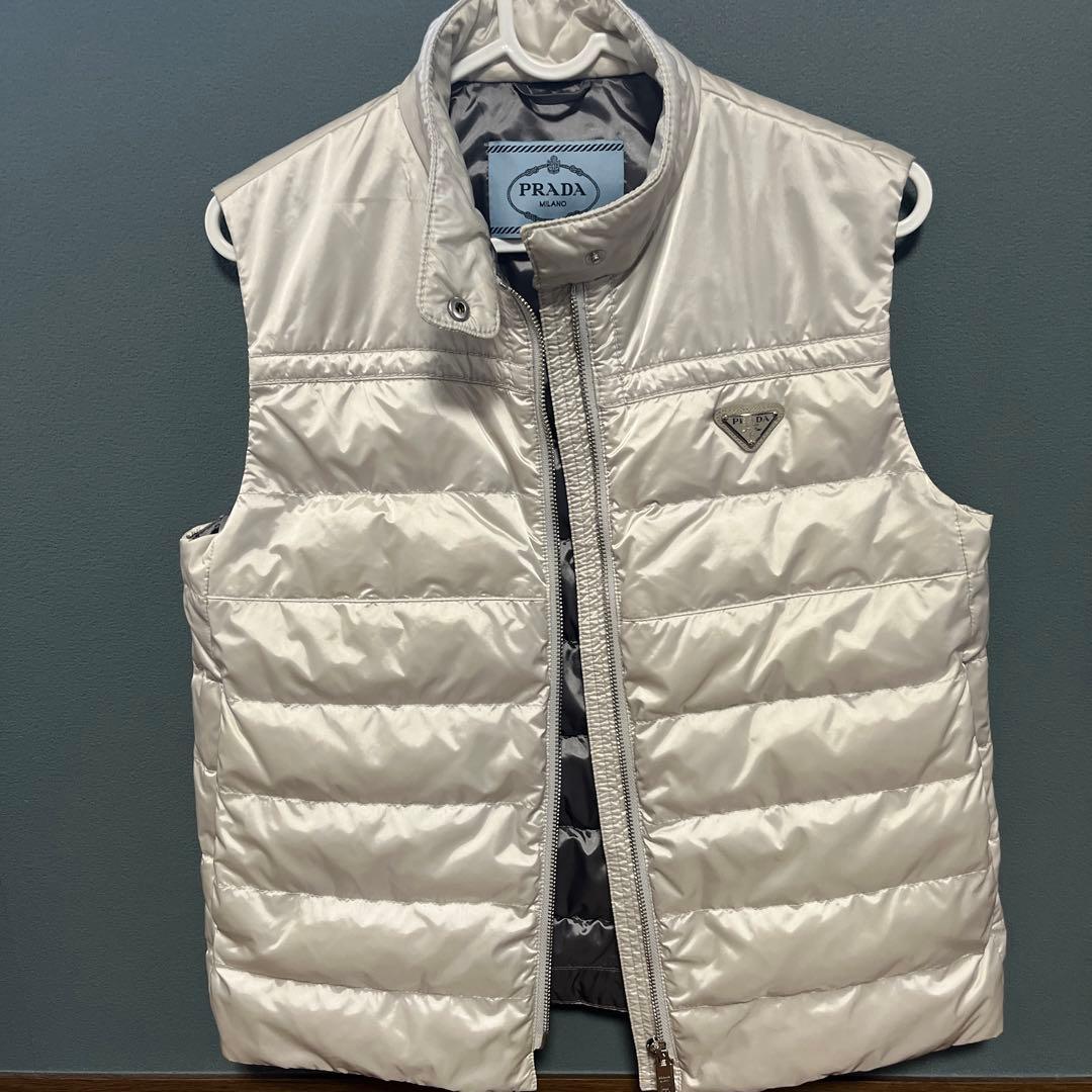 お正月セール✨ プラダ ダウンベスト 38