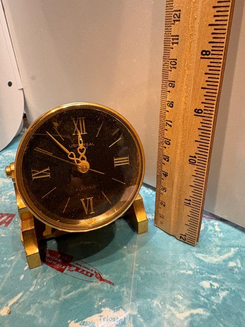 ユニバーサルジュネーブ 電磁置き時計