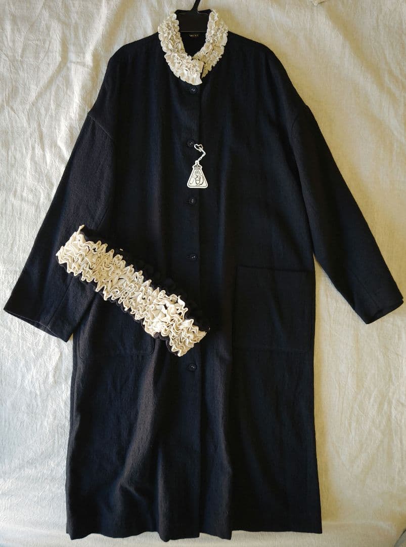 R & D.M.Co- オールドマンズテーラー フリル デコレーション コート