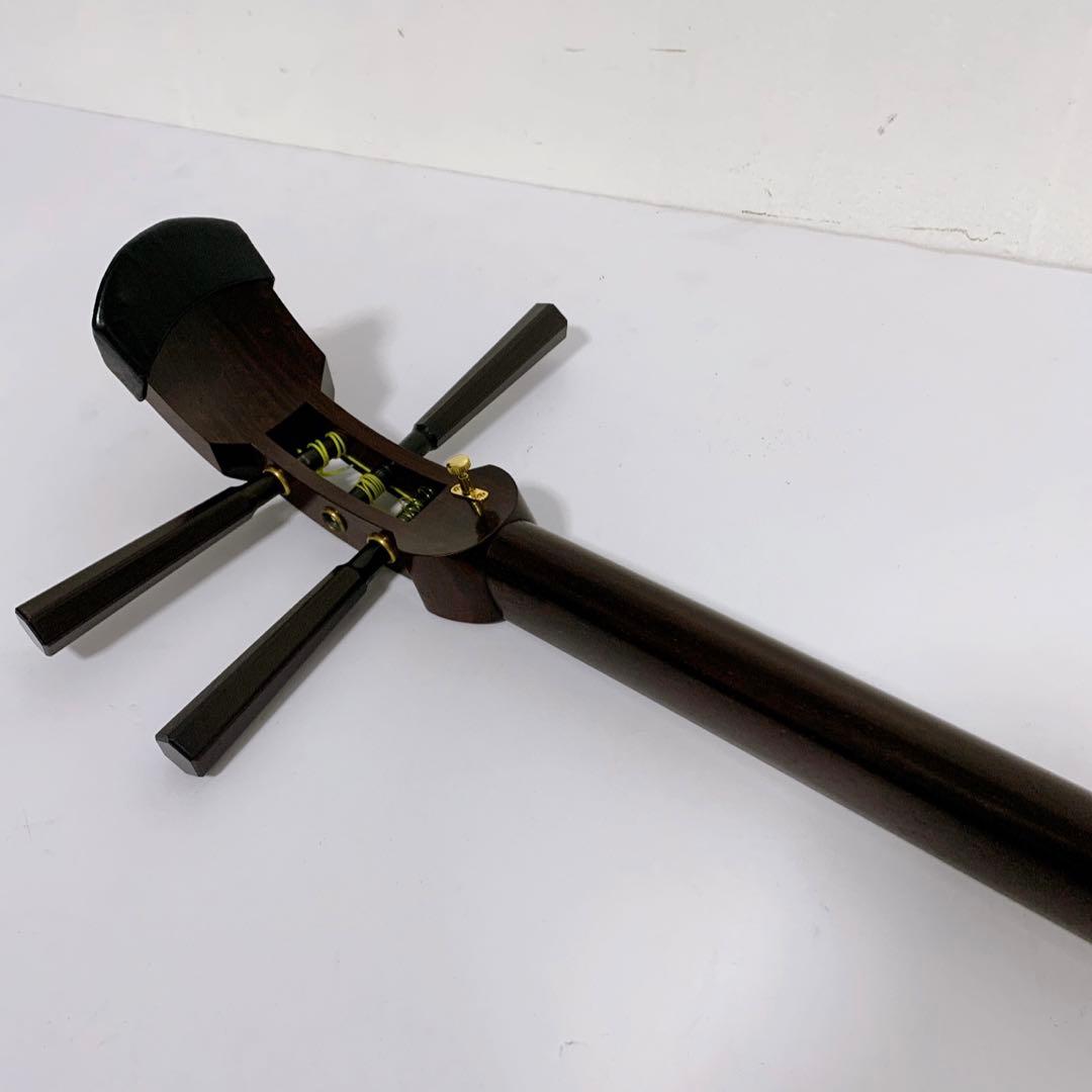 送料込】高級 三味線 中棹 紅木 津軽張り 東触り 丸打ち胴 ケース付き