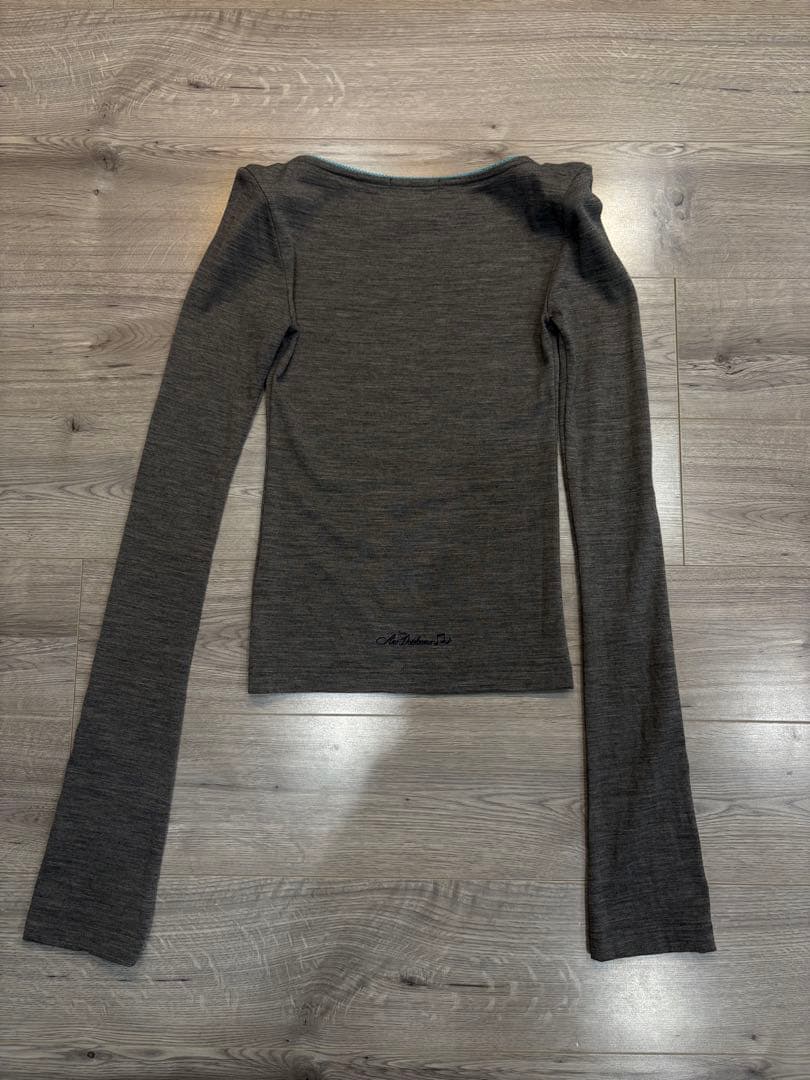 トップス ansdotsloevner