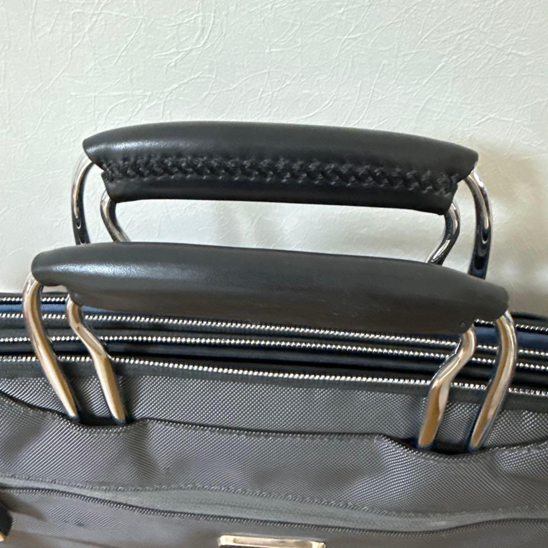 TUMI（トゥミ） ARRIVÉ（アライヴ） ハミルトン・スリム・ブリーフ