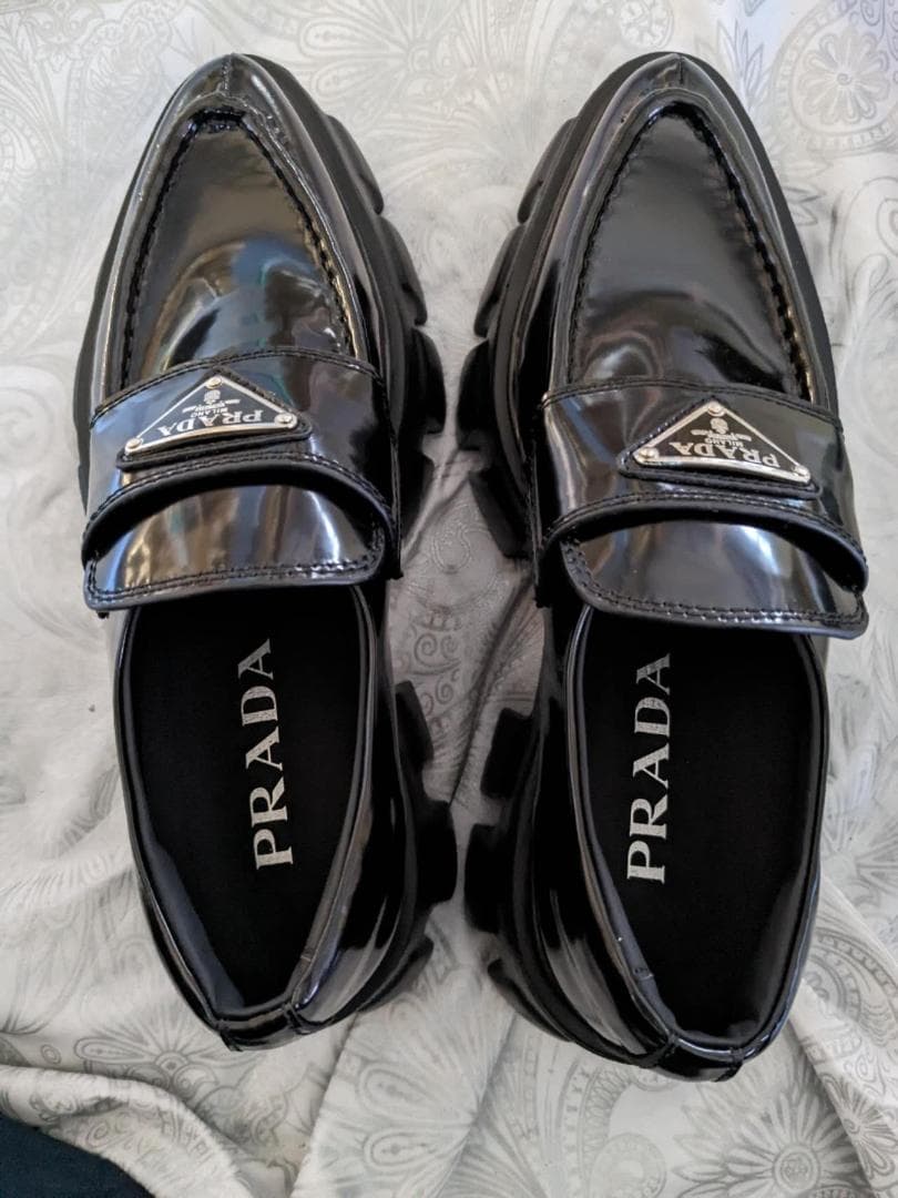 PRADA ブラックレザー ローファー サイズ37 - メルカリ