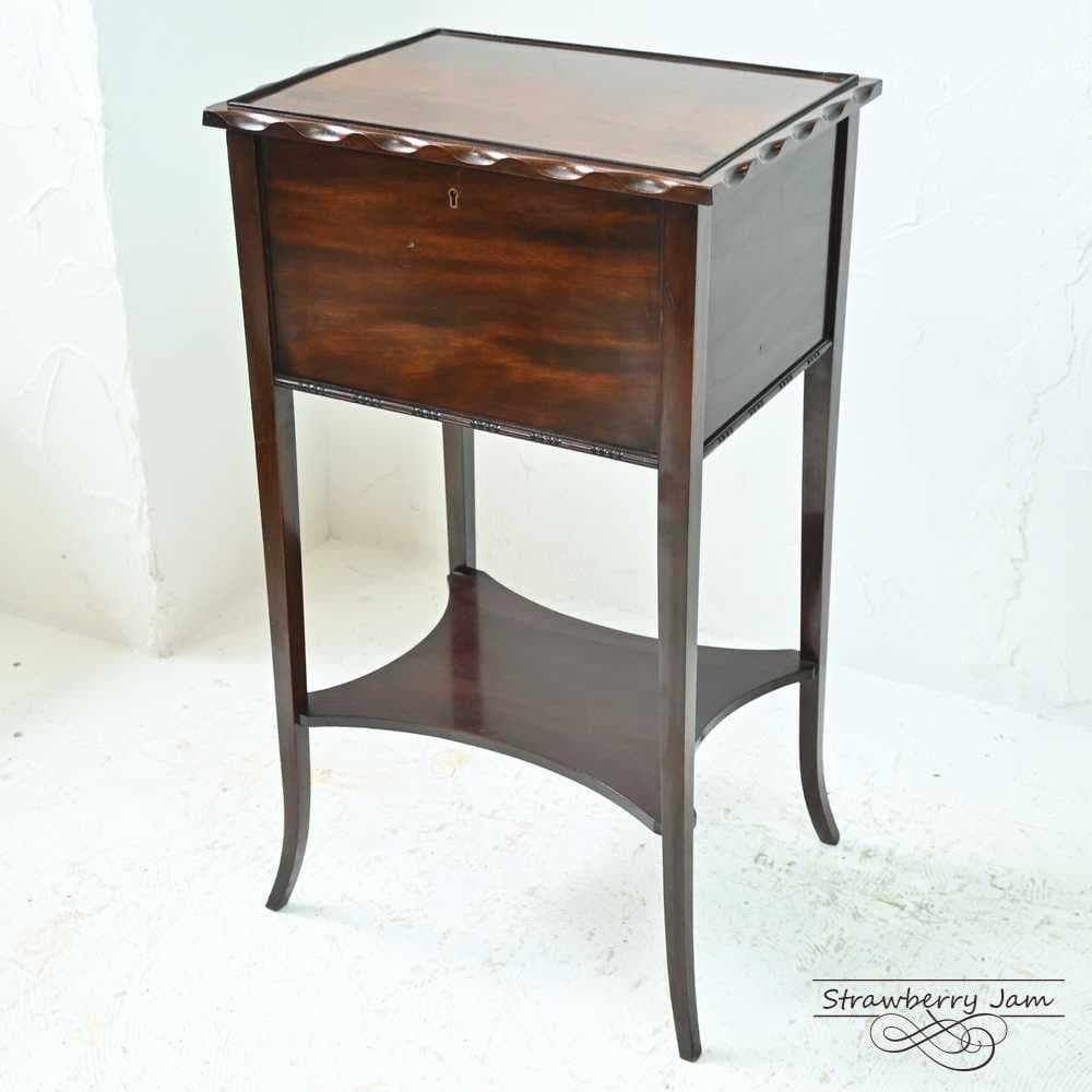 L3612-19 英国アンティーク ソーイングボックス サイドキャビネット 収納