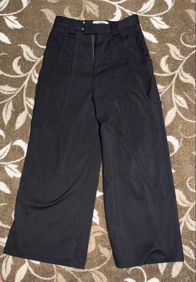 に*ん様 GOAT ESSENCE 黒 ワイドパンツ TUCK WIDE PANTS – GOAT ESSENCE