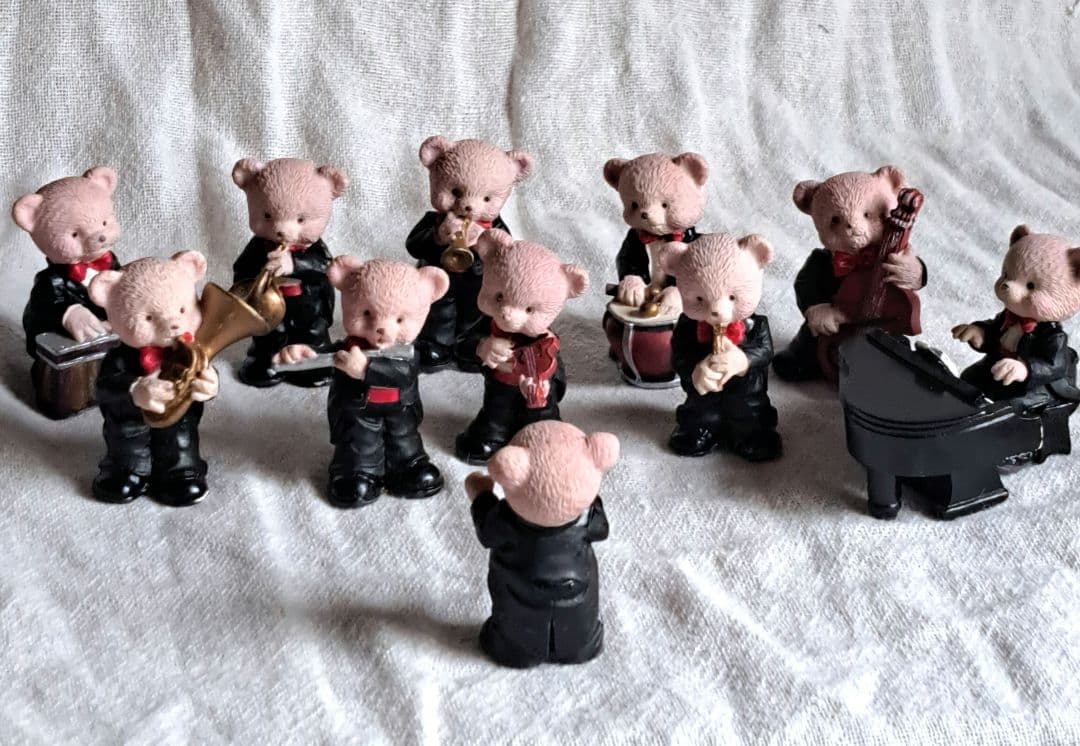 くまの音楽隊 オーケストラ 置物 - メルカリ