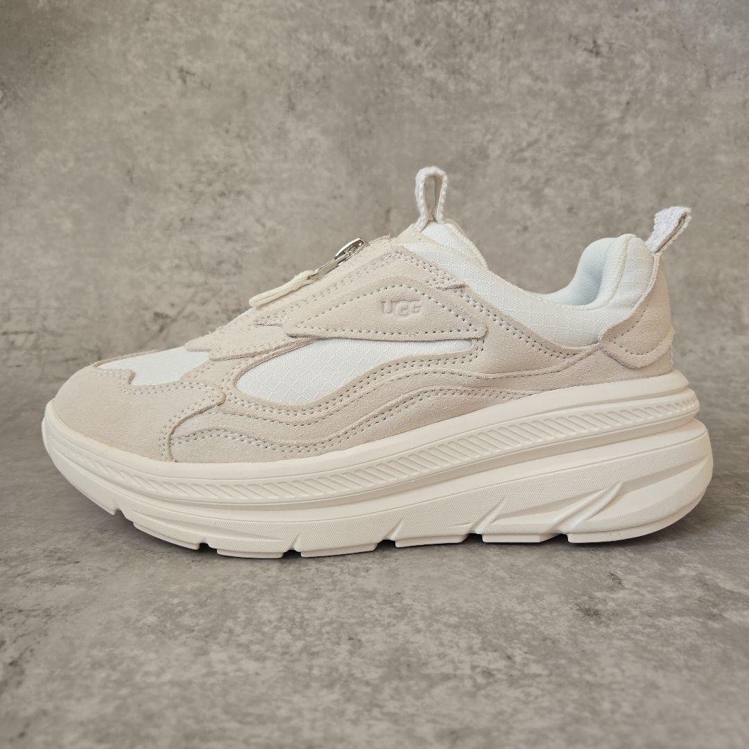 《新品》UGG CA1 ZIP ホワイト 24cm 厚底 軽量 ジップ 箱あり