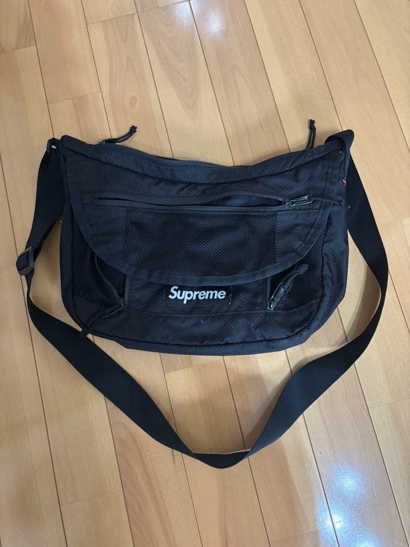 Supreme 22ss Small Messenger Bag - メルカリ