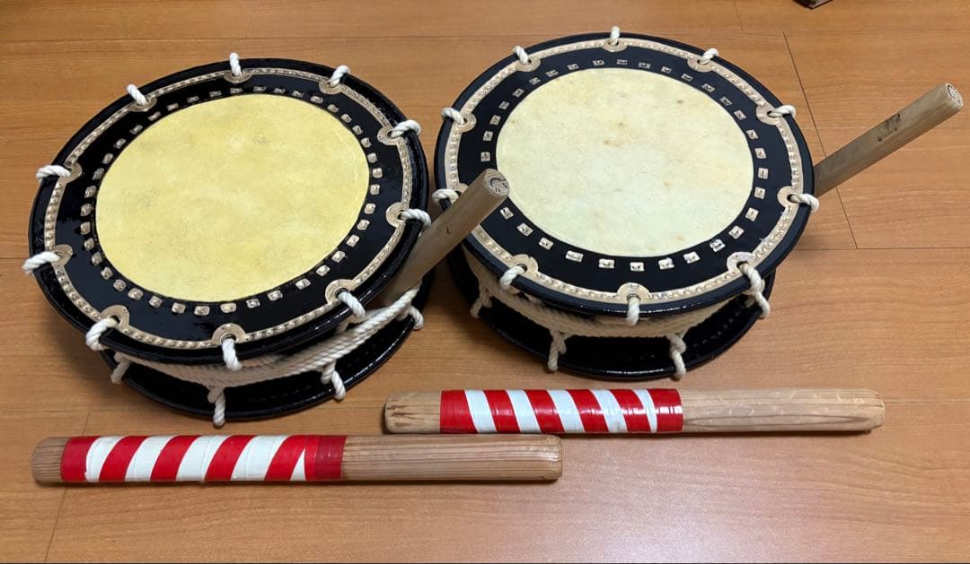 うーたん　エイサー　締太鼓　沖縄　直径約30cm まとめ売 エイサー用 締め太鼓 (大) 水牛皮 直径30cm×高さ11.5cm バチ1本