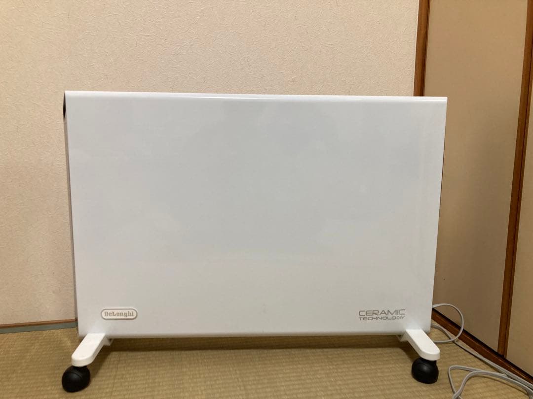 電気ヒーター DeLonghi HXJ60L12-WH Amazon | デロンギ DeLonghi コンベクターヒーター 8～10畳まで