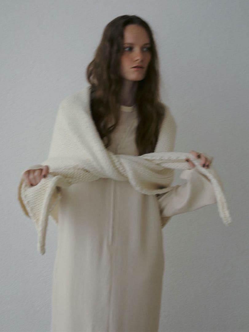 ETRE TOKYO 新作 完売 バルキーヤーンハンドニットストール マフラー