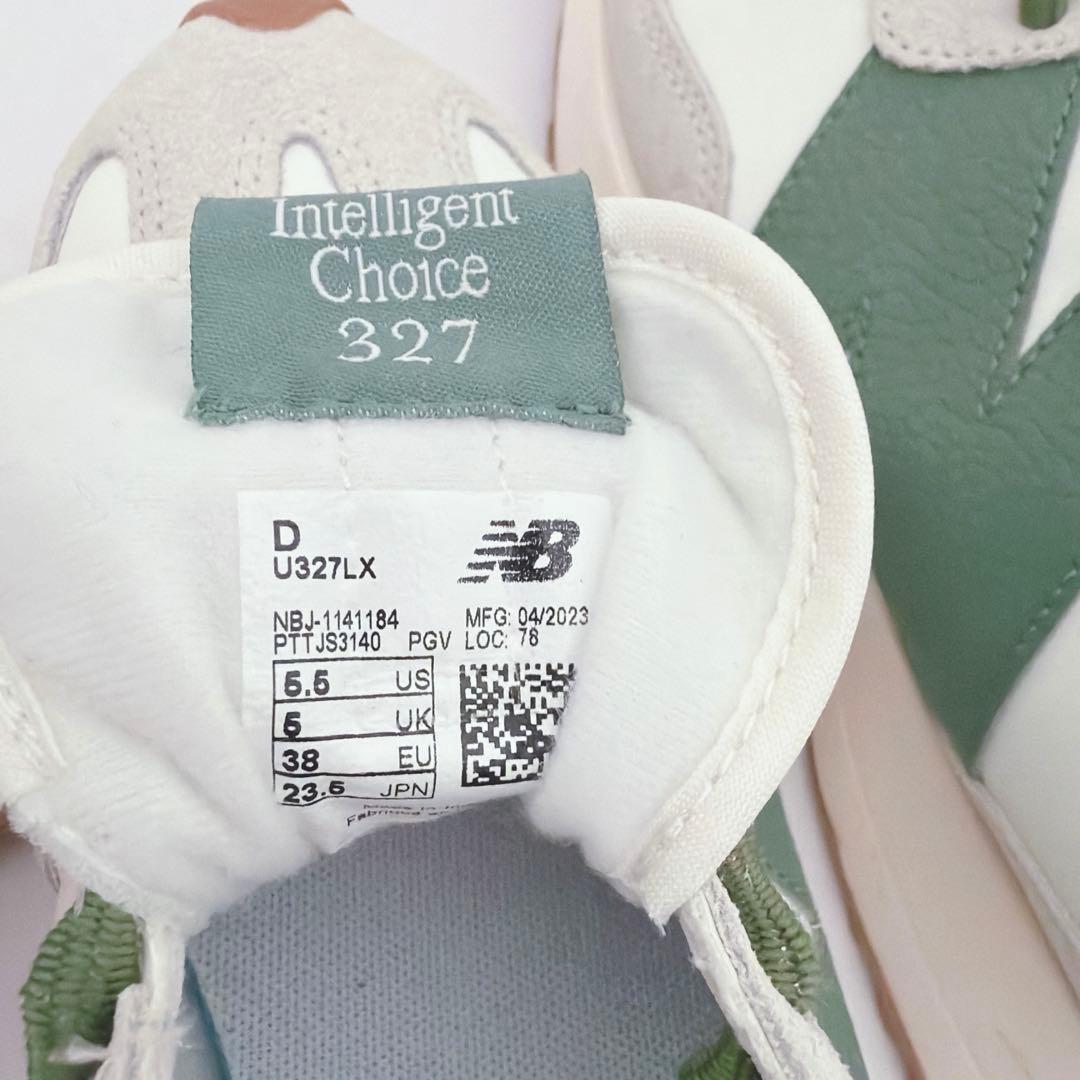 ニューバランス 327 U327LX 23.5 白 緑 美品 - メルカリ