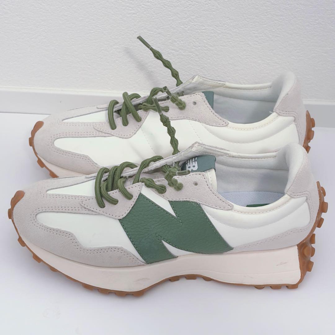 ニューバランス 327 U327LX 23.5 白 緑 美品 - メルカリ
