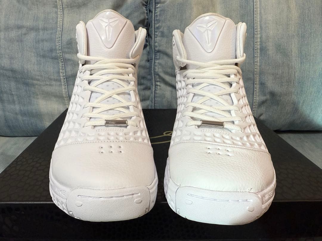 【新品未着用】Nike Kobe 3 Protro \"Halo\"