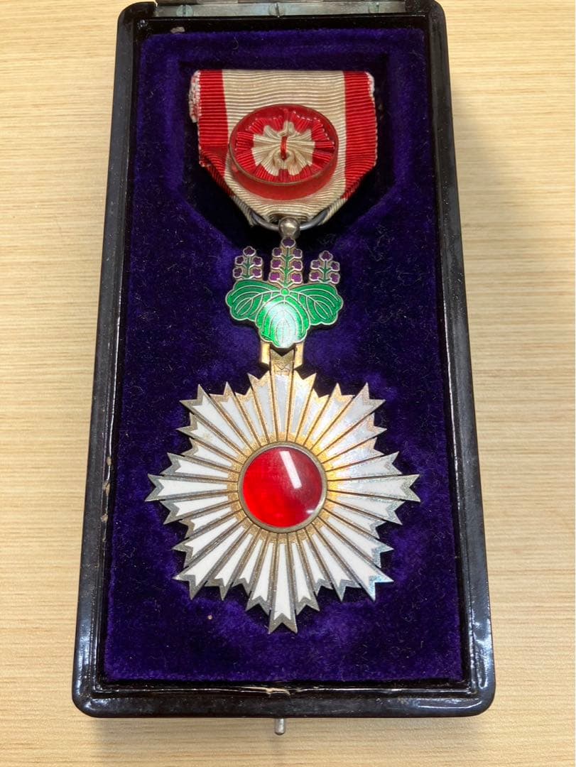 勲四等旭日小綬章】明治勲章 勲章 旭日章 旧日本軍 ミリタリー 陸軍