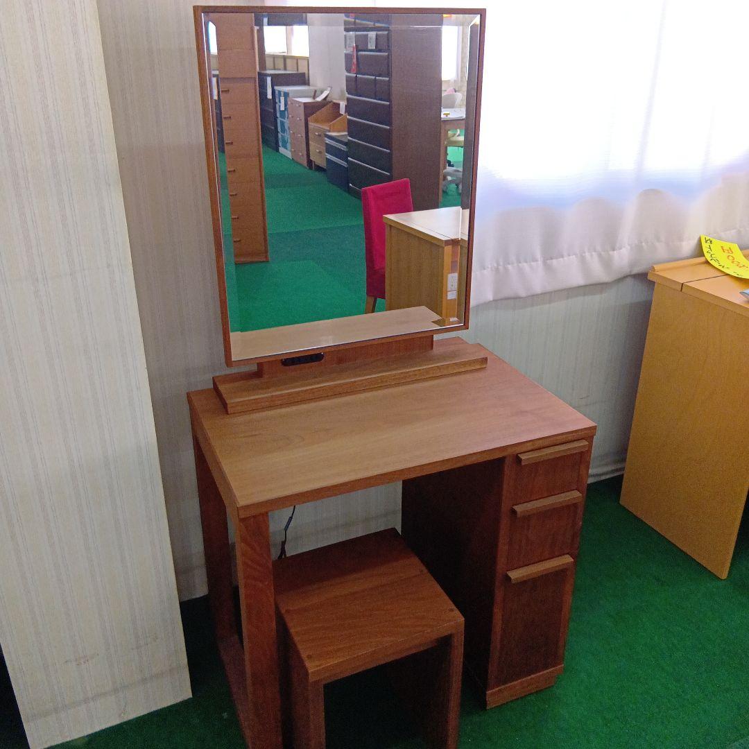 展示品 アカセ木工 モアレ ス ウォールナット 材 木製ドレッサー・鏡台、椅子付 展示品 アカセ木工 モアレ ス ウォールナット 材 木製ドレッサー・鏡台