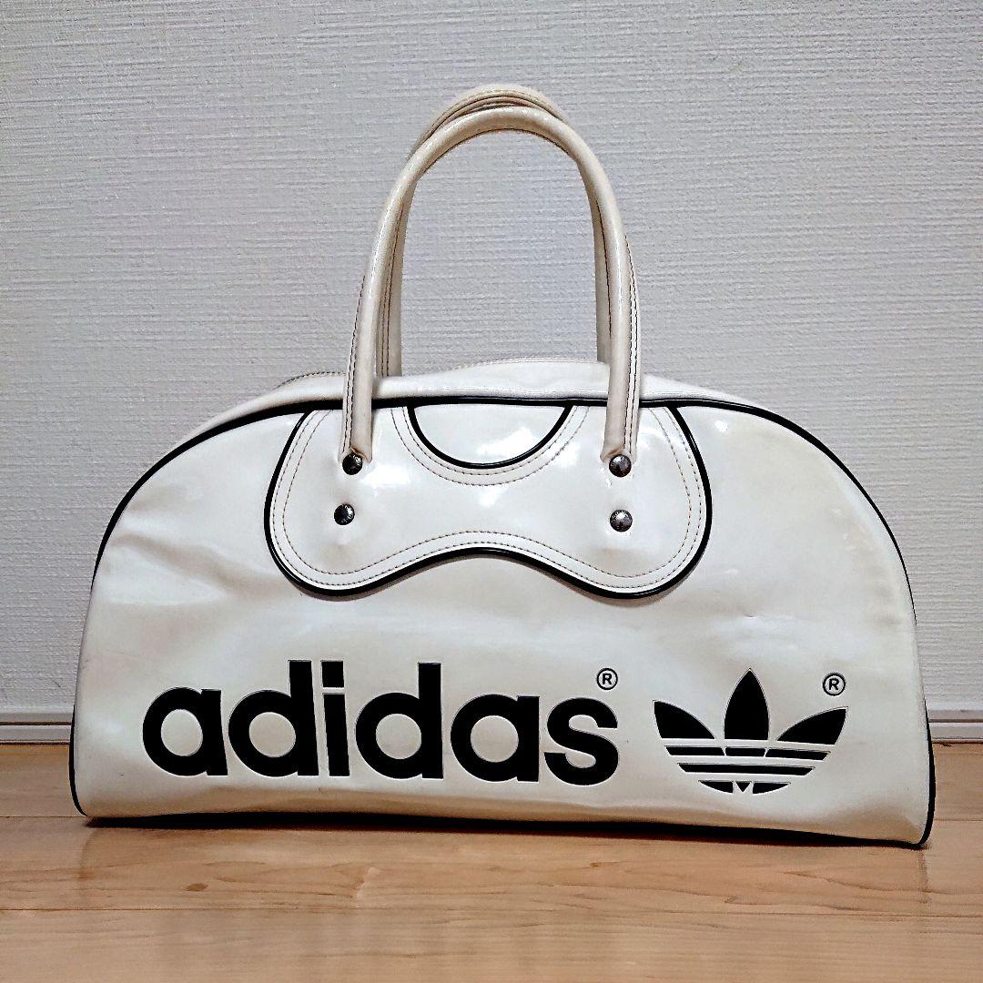 アディダス エナメル ボストンバッグ - メルカリ