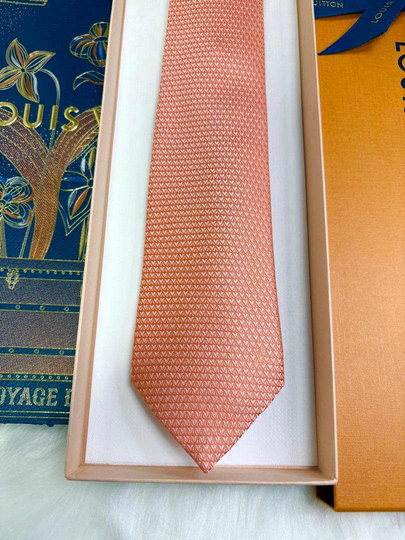 極美品】LOUIS VUITTON ルイヴィトン ネクタイ ダイヤモンドV現行
