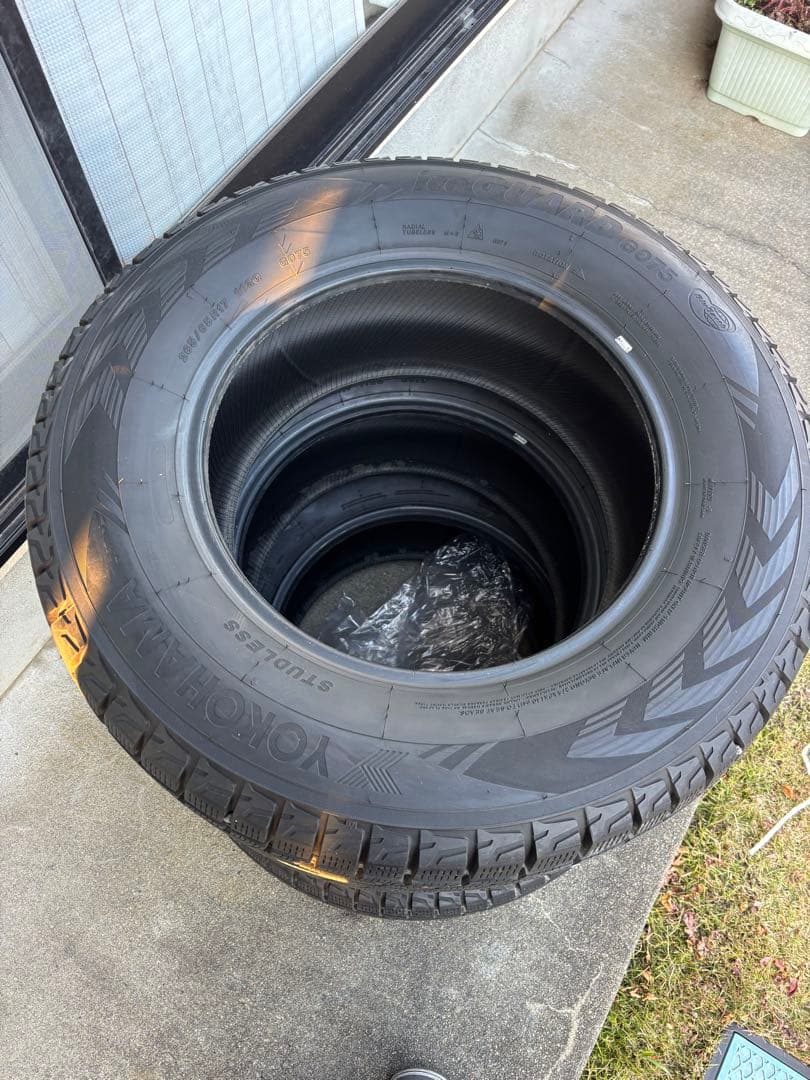 スタッドレスタイヤ　265/65/R17 バリ山