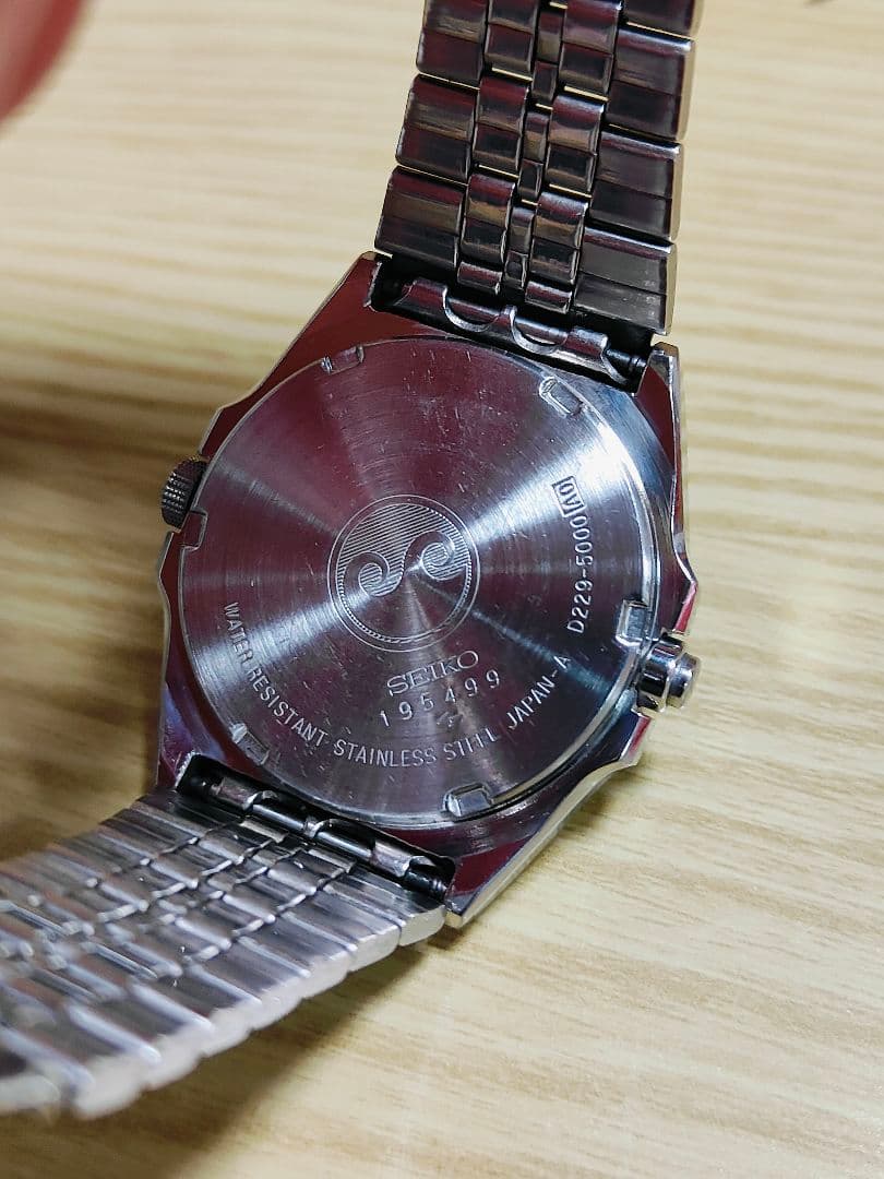 レア SEIKO SLIVER WAVE D229-5000 デジタル腕時計 - メルカリ