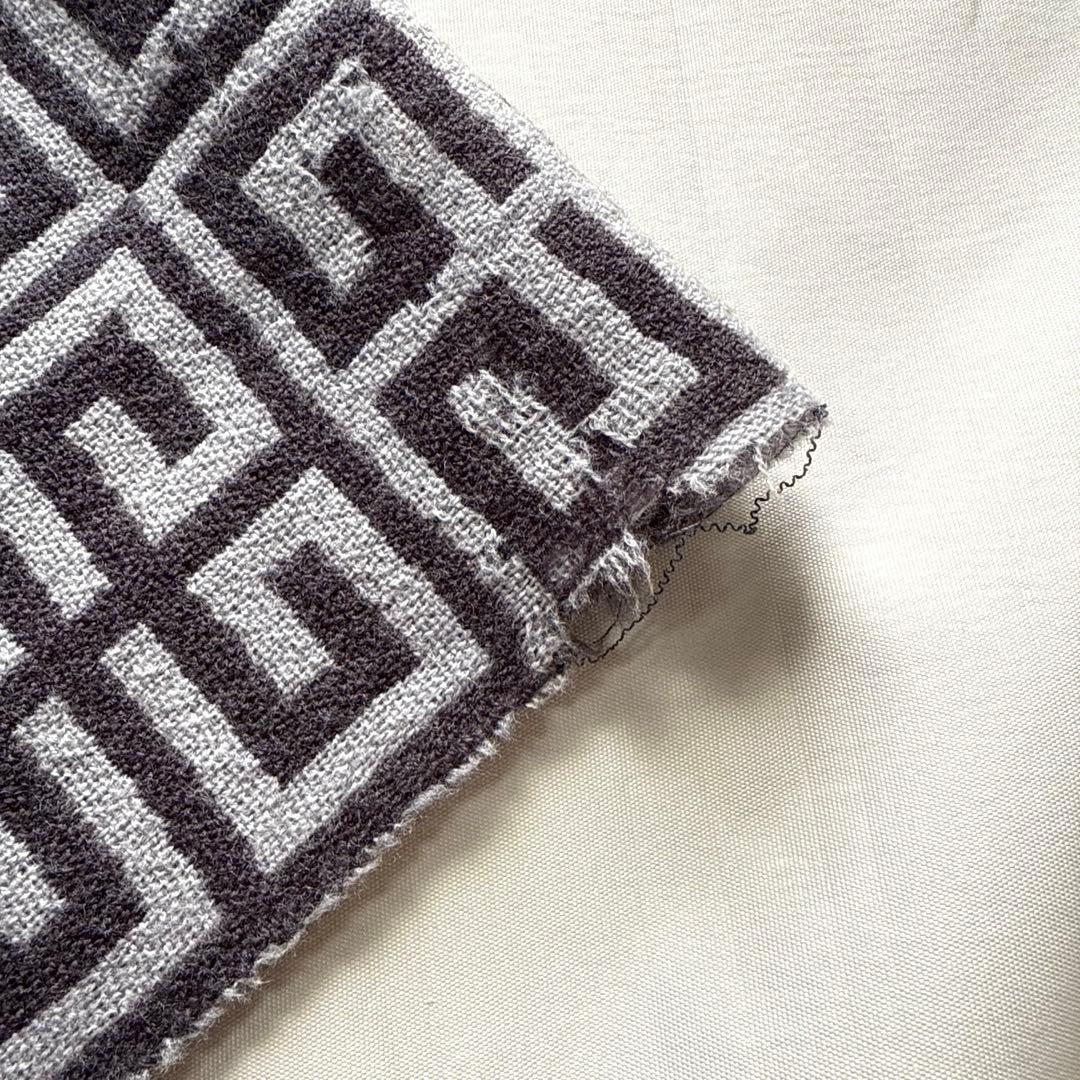 GIVENCHY ジバンシー ロゴ ウールマフラー グレーカラー ユニセックス