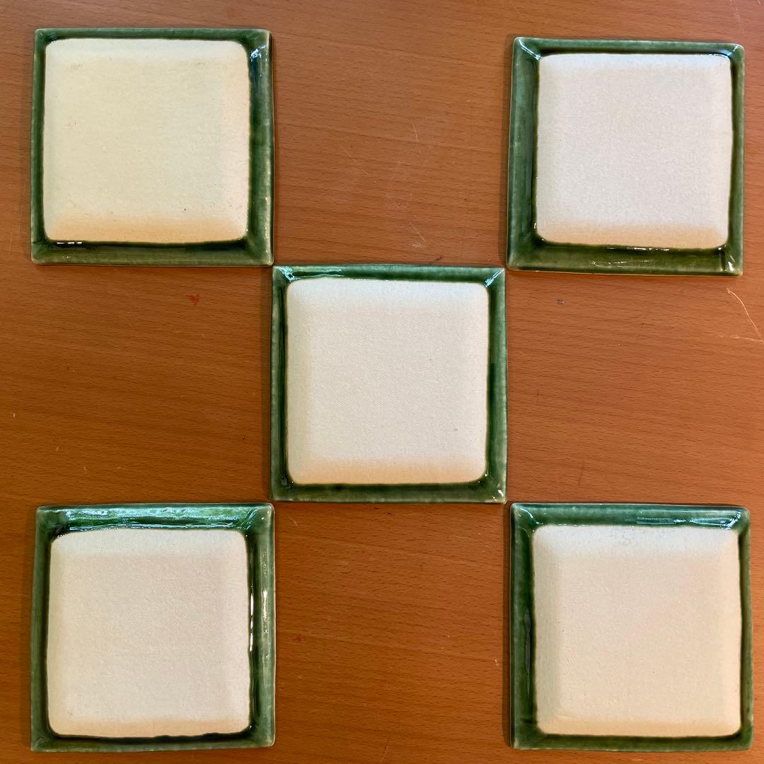 ソヨゴさま専用　　織部釉角皿（12.５cm×12.5cm×1.7cm）5枚