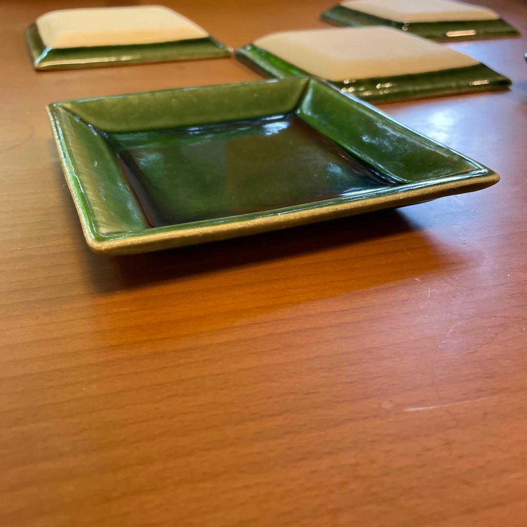 ソヨゴさま専用　　織部釉角皿（12.５cm×12.5cm×1.7cm）5枚