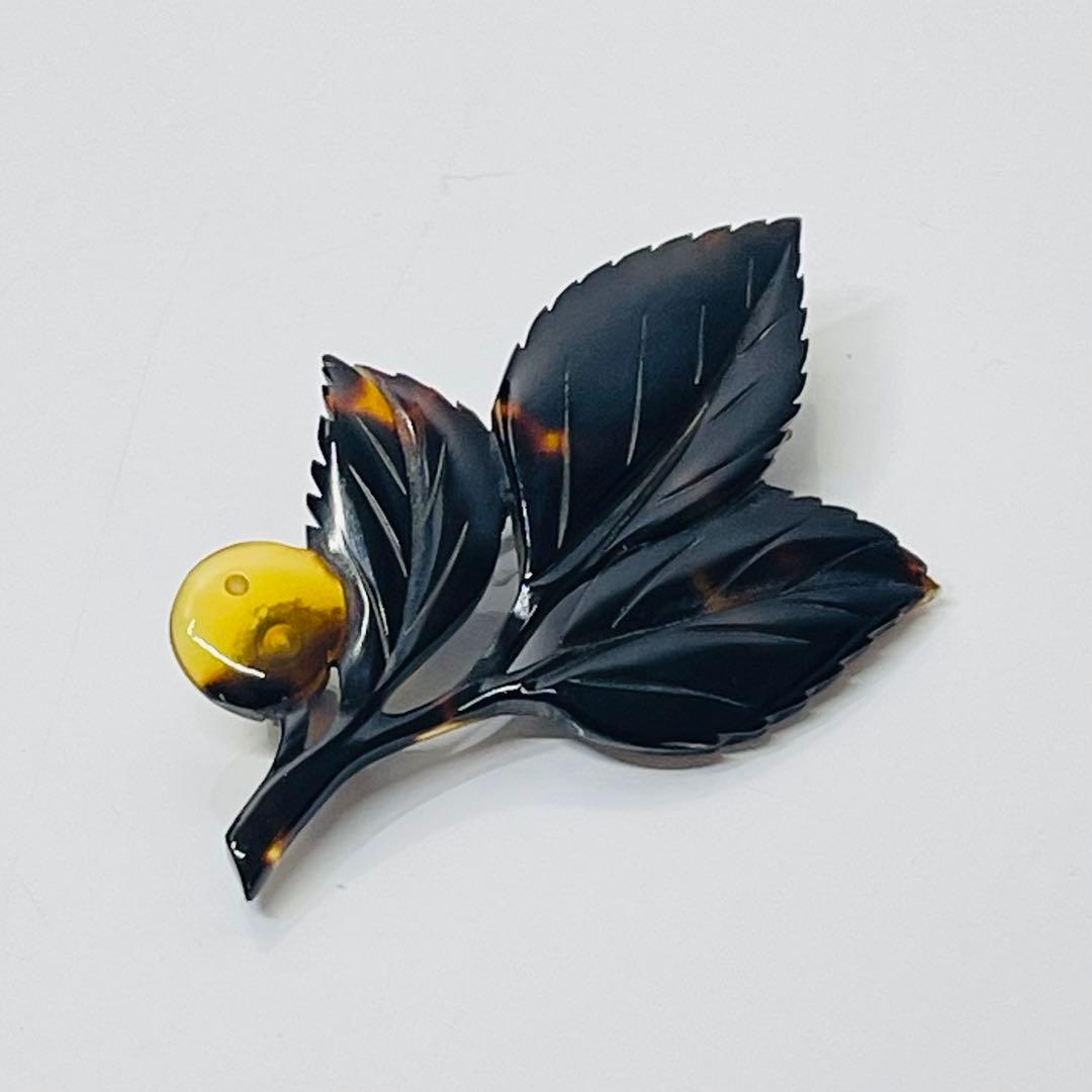 Z*す様 本鼈甲ブローチE - メルカリ