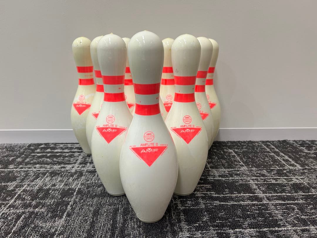 ボーリングピン　10本セット ボウリングピン10本セットの通販 by brooklyn's shop｜ラクマ