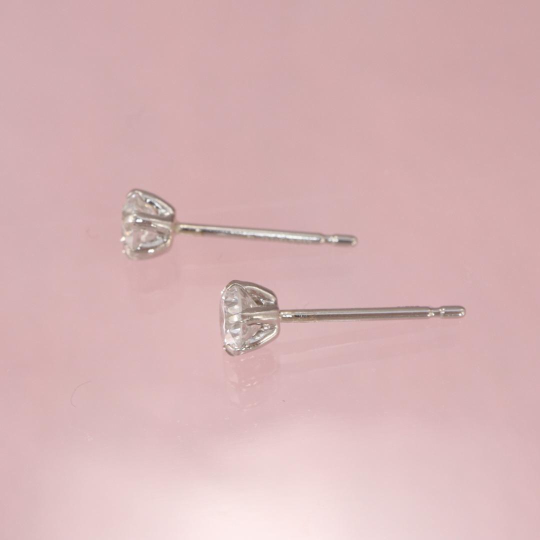プラチナ　ダイヤモンド0.213ct 0.222ct EカラーSI2ピアス