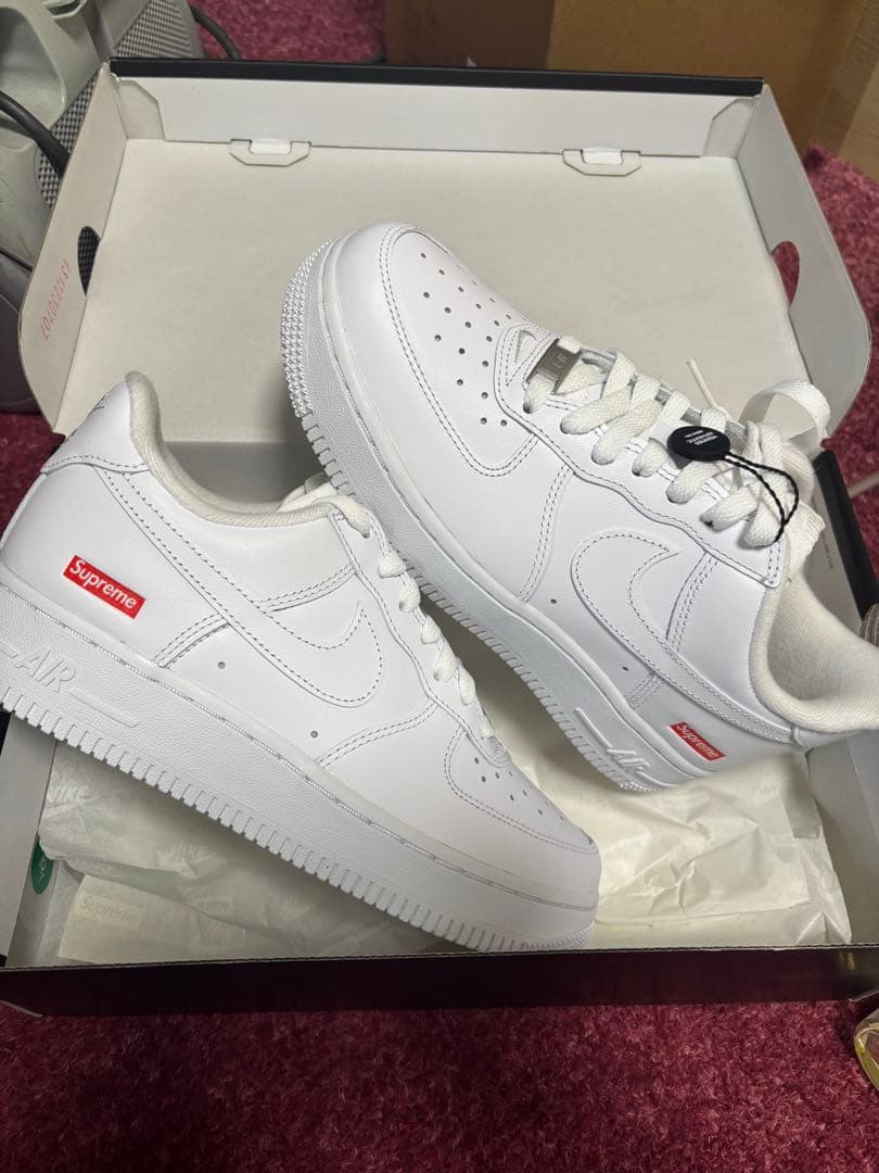 新品 Supreme Air Force 1 ホワイト NIKE AIR FORCE 1 MID / SUPREME 