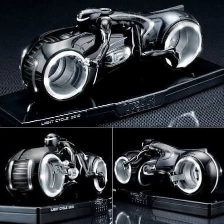 1/10 『TRON:LEGACY』 ライトサイクル　ダイキャストフィギュア Tron Legacy Light Cycle Die Cast Figure From Good Smile - The