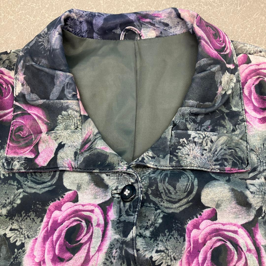 羊革 バラ柄ボタン付きコート グレー/ピンク ジャケット フレア 薔薇の