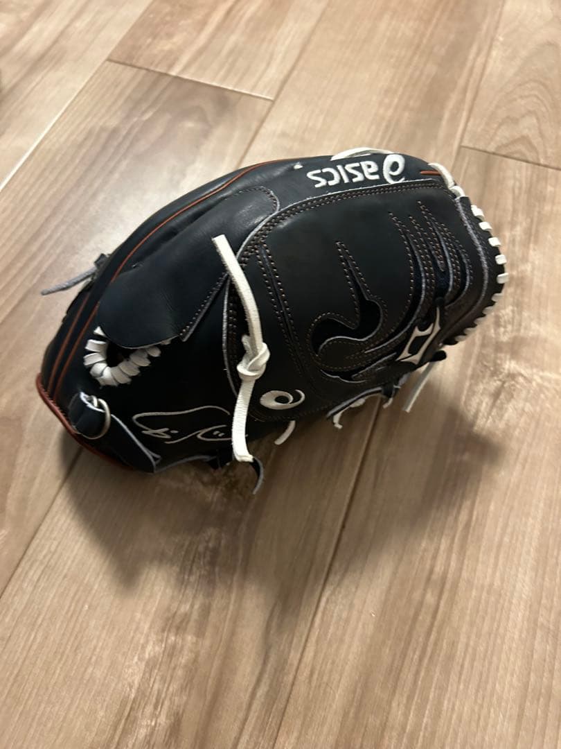 【再出品】asics 軟式　WBC記念モデル　ダルビッシュ有グラブ asicsさんがWBC用のグラブを作ってくださいました😊 自分はかなり
