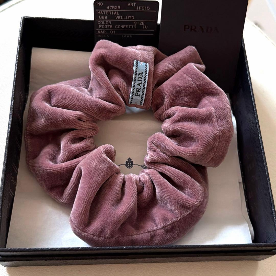 新品未使用】 PRADA ベルベット ベロア シュシュ - メルカリ