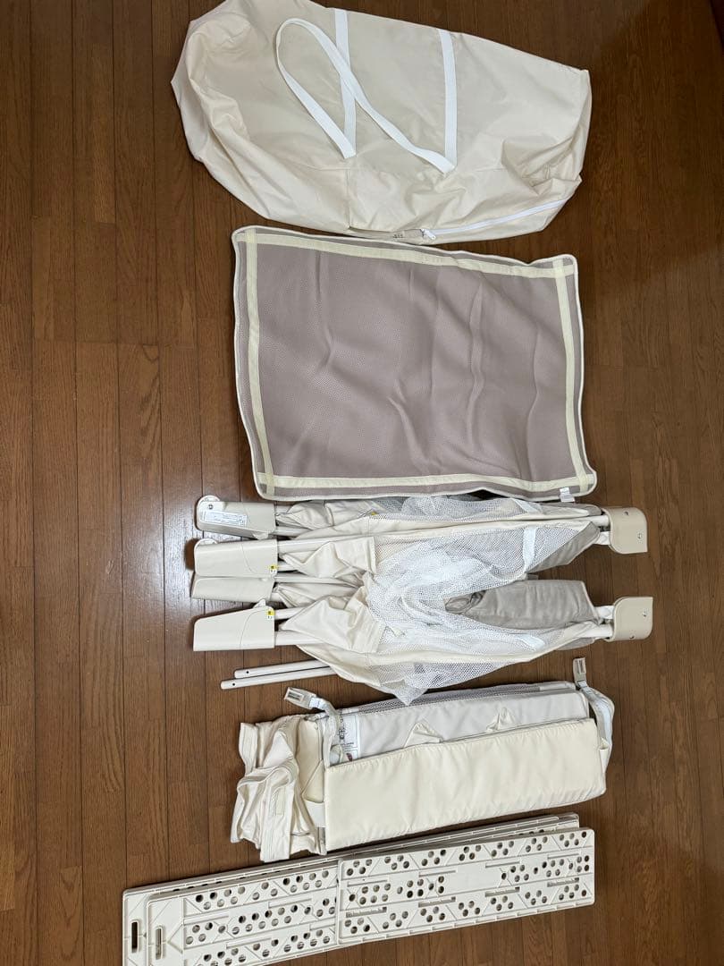 あ*ば様 美品Aprica 折り畳みミニベビーベッド ココネルエアー シュークリ