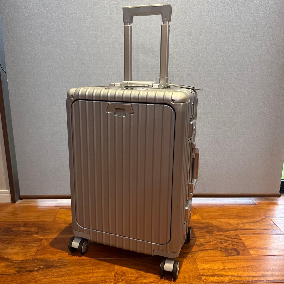 値下げしました　リベティ マットシルバーS 機内持ち込み可能 Libetee 特典付き Libetee リベティ スーツケース キャリーケース メンズ