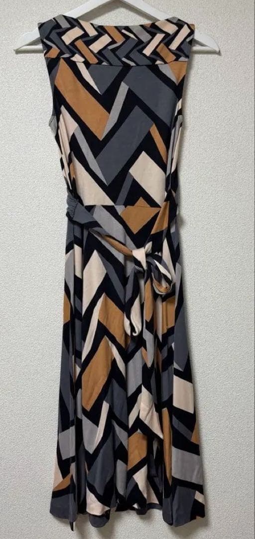 美シルエット✨DVF シルク100% ラップドレス ワンピース 4 M 幾何学柄