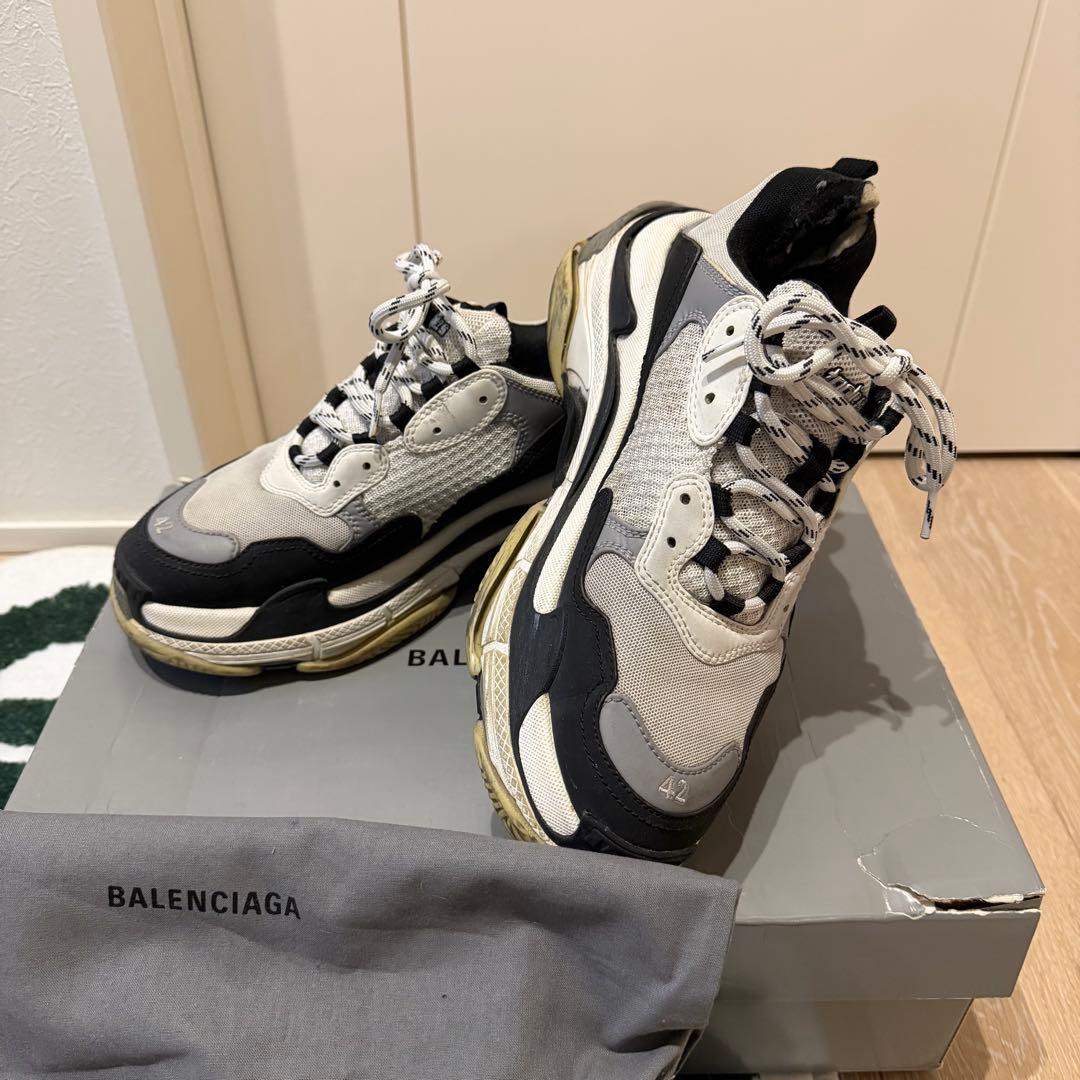 レア】BALENCIAGA triple S 42 パンダカラー - メルカリ