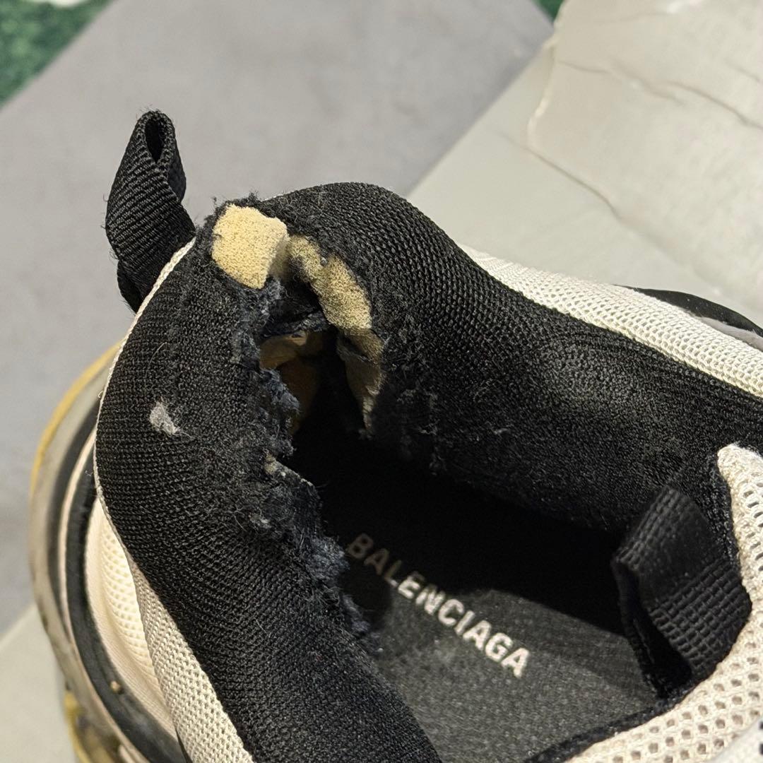 レア】BALENCIAGA triple S 42 パンダカラー - メルカリ