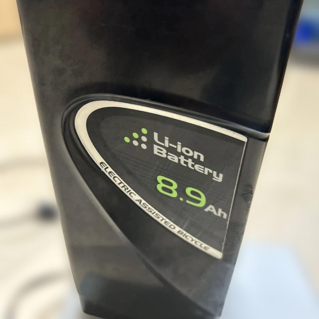 電動自転車用バッテリー 8.9Ah、充電器セット